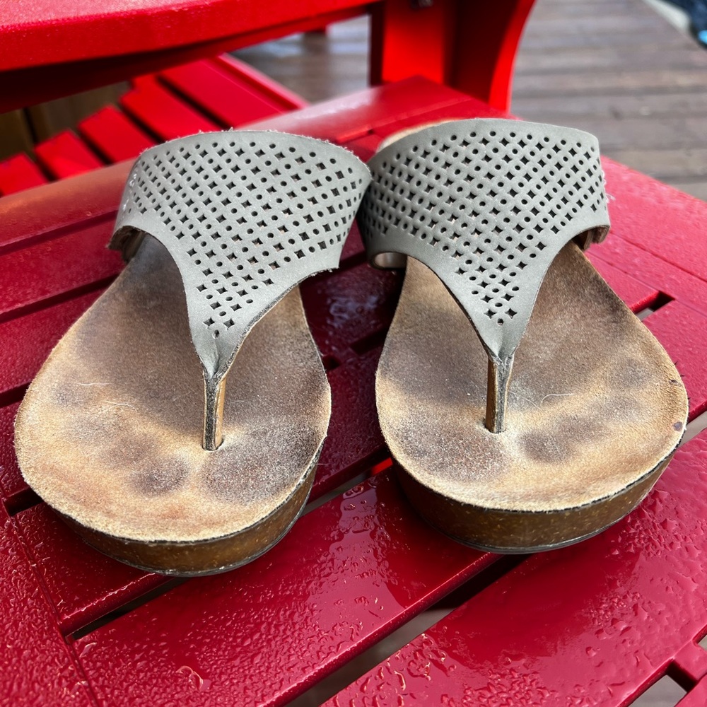 EUC - Clarks Aeron Logan Sandals Size 7